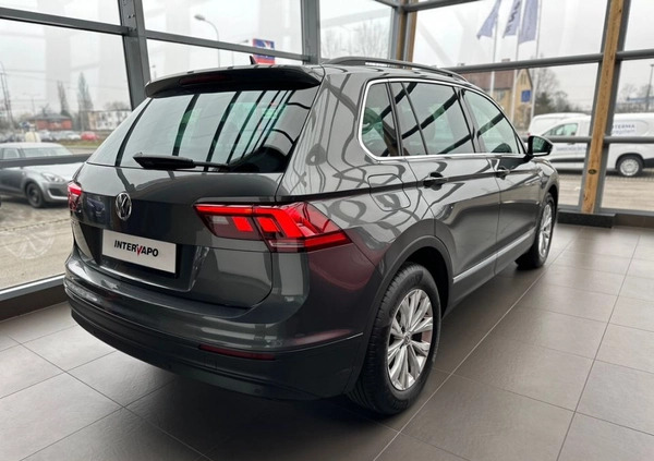 Volkswagen Tiguan cena 92899 przebieg: 99600, rok produkcji 2018 z Gdańsk małe 277